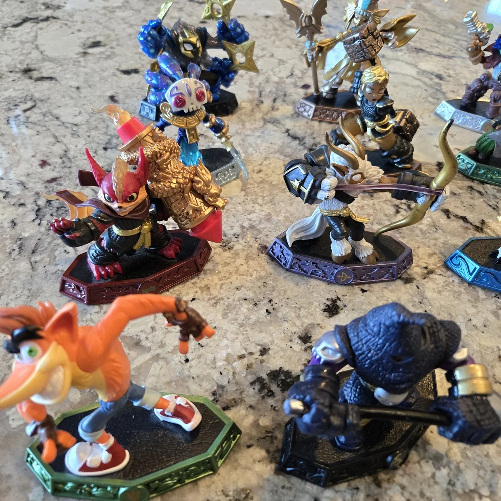 Skylanders Imaginators Switch Game And 16 Figurines - Picture 2 of 9